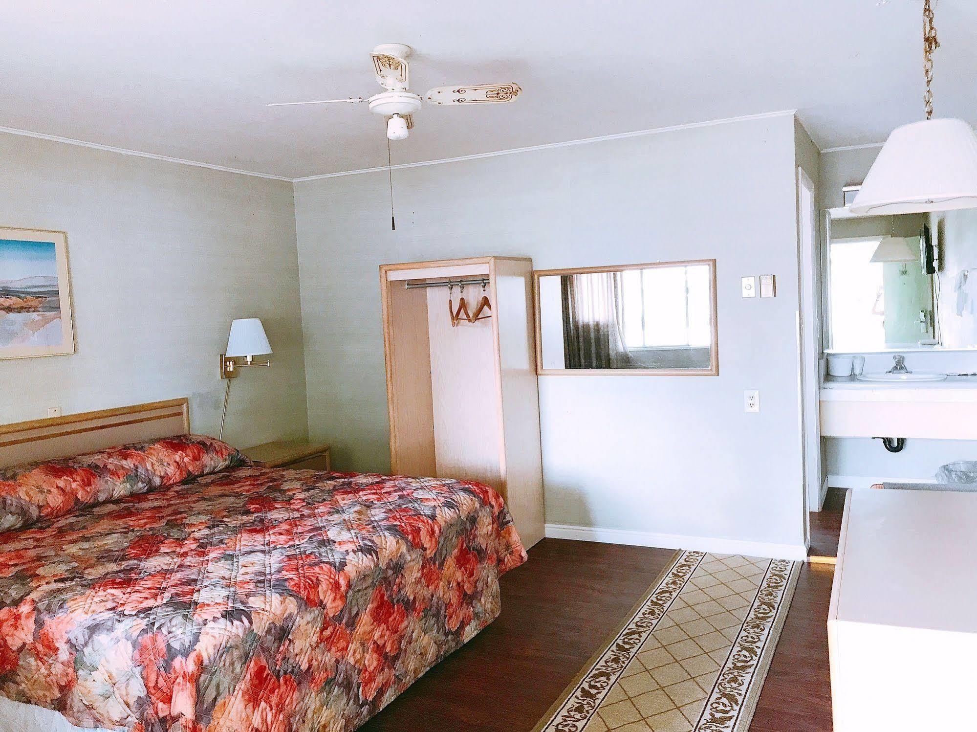 Appletree Inn ริชฟิลด์ ภายนอก รูปภาพ